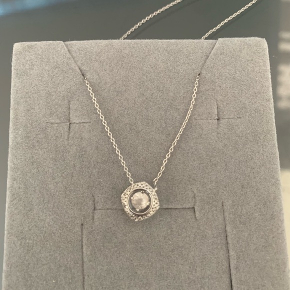 Diamond necklace. - Picture 3 of 5